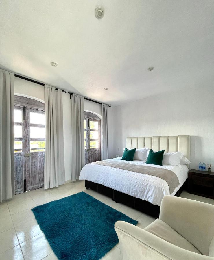 Suite Los Angeles テコサウトラ エクステリア 写真