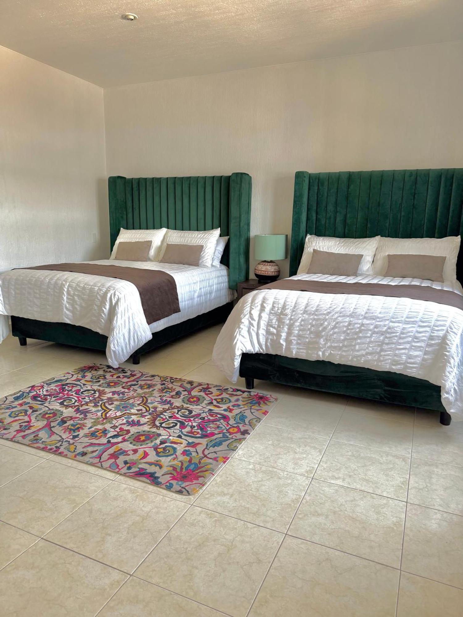 Suite Los Angeles テコサウトラ エクステリア 写真